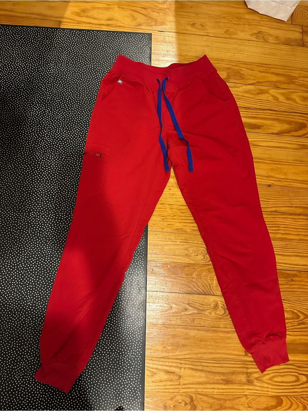 Red figs Zamora scrubs XS - Picture 1 of 4